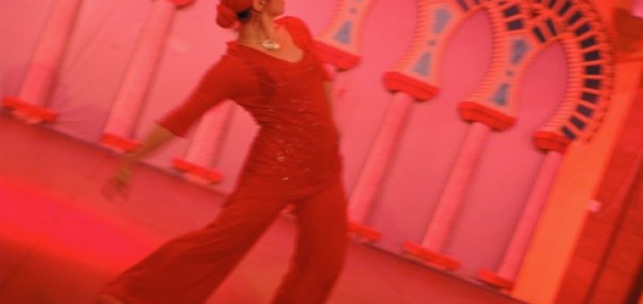 foto di Sabina Todaro mentre balla lyrical arab dance